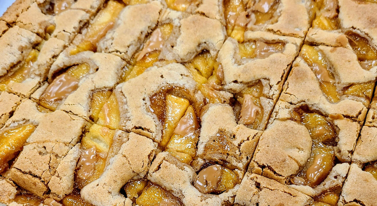 Caramel Apple Blondie