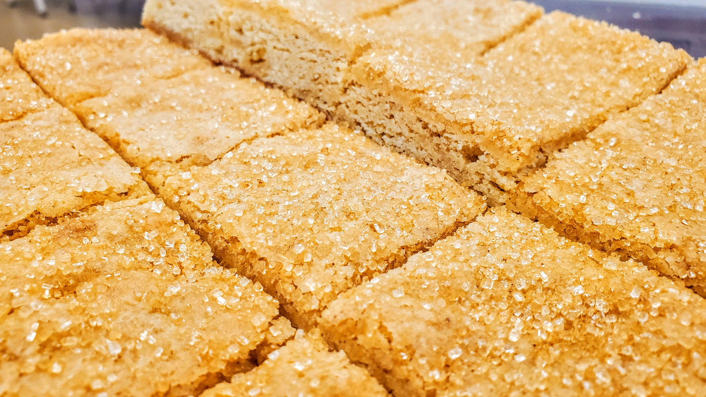 Snickerdoodle Blondie close up rising