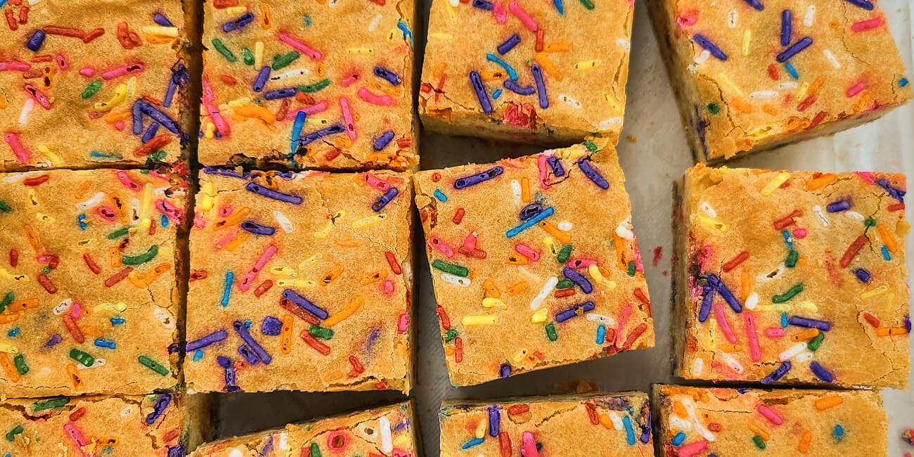 Confetti Blondie cut in pan closeup