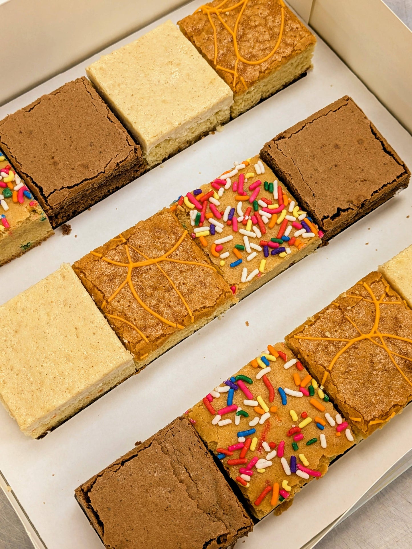 Easter Brownie Box above